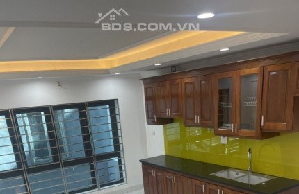 NHÀ MỚI TINH TẠI KIM GIANG, - 7 TẦNG - 30m2  4.35 TỶ